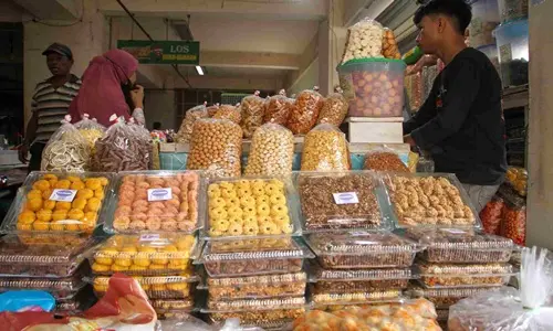 Menjelang Lebaran, Mendorong Penjualan Kue Kering Mengalami Peningkatan Transaksi Sampai Tiga Kali Lipat
